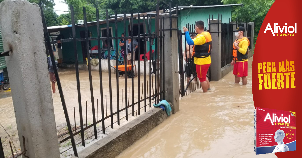 Al menos 30 familias hondureñas evacuadas por desbordamiento de ríos en